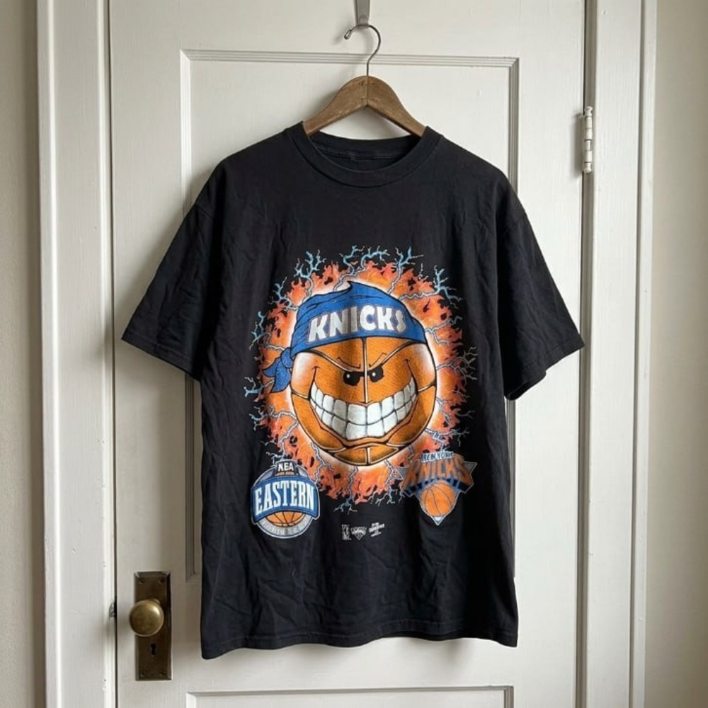 90s Knicks Lightning Face Tshirt size XL
